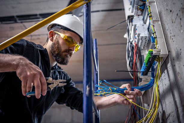 Best Local Electrician Companies  in Highlands, TX